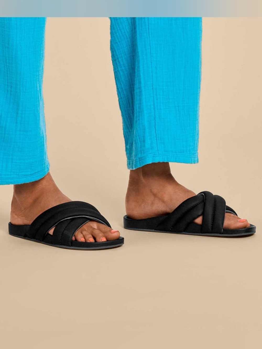 Olukai Hila Water Repellant Black Puffy Rolled Strap Luxury Slide Sandals NWT